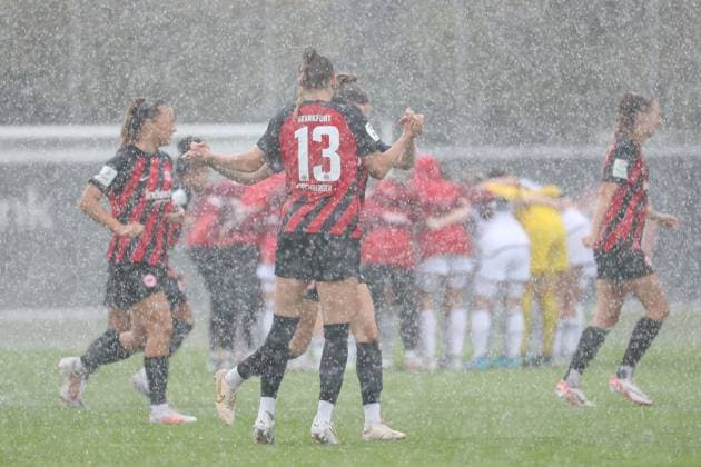 die Spielerinnen von Eintracht Frankfurt, vor dem Spiel, GER, Eintracht Frankfurt vs. 1. FC Nuernberg, 1. Frauen Bundesliga, Testspiel, Spielzeit 2023 24, 06.08.2023, GER, Eintracht Frankfurt vs. 1. FC Nuernberg, 1. Frauen Bundesliga, Testspiel, Spielzeit 2023 24, Frankfurt Copyright: xEibner-Pressefoto UlrichxScherbaumx EP_USM