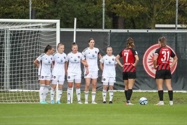 Freistoss fuer Eintracht Frankfurt, Lara Prasnikar (Eintracht Frankfurt, 7), Tanja Pawollek (Eintracht Frankfurt, 31), GER, Eintracht Frankfurt vs. 1. FC Nuernberg, 1. Frauen Bundesliga, Testspiel, Spielzeit 2023 24, 06.08.2023, GER, Eintracht Frankfurt vs. 1. FC Nuernberg, 1. Frauen Bundesliga, Testspiel, Spielzeit 2023 24, Frankfurt Copyright: xEibner-Pressefoto UlrichxScherbaumx EP_USM