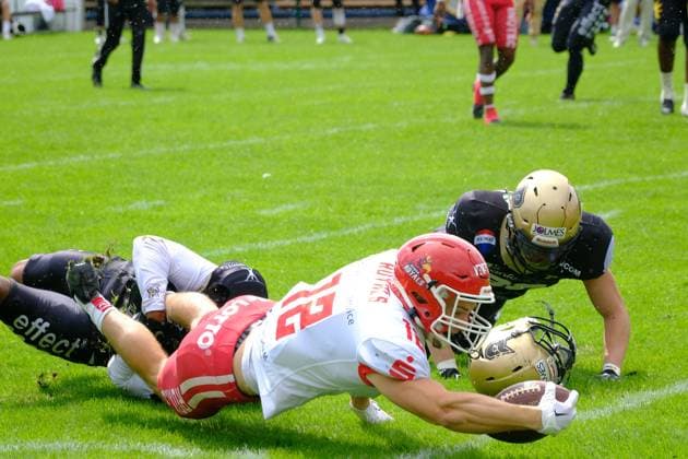 06.08.2023 xkhx Paderborn Hermann-Löns-Stadion American Football - GFL 2023 AFC Paderborn Dolphins gegen Potsdam Royals Robbie Patterson IV (12, Potsdam Royals)