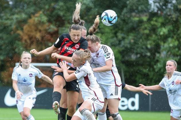 Tanja Pawollek (Eintracht Frankfurt, 31), Madeleine Steck (1. FC Nuernberg, 28), GER, Eintracht Frankfurt vs. 1. FC Nuernberg, 1. Frauen Bundesliga, Testspiel, Spielzeit 2023 24, 06.08.2023, GER, Eintracht Frankfurt vs. 1. FC Nuernberg, 1. Frauen Bundesliga, Testspiel, Spielzeit 2023 24, Frankfurt Copyright: xEibner-Pressefoto UlrichxScherbaumx EP_USM