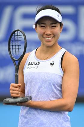 Nao Hibino of Japan with the trophy for winner after the match against Czech Linda Noskova at the WTA, Tennis Damen Prague Open 2023 tennis tournament, final, on August 7, 2023, in Prague, Czech Republic. (CTKxPhoto MichalxKamaryt) CTKPhotoP2023080703288  CTKPhotoP2023080703288