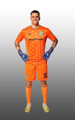 GER, Mannschaftsportrait Werder Bremen 07.08.2023, Wohninvest Weserstadion, Bremen, GER, Mannschaftsportrait Werder Bremen im Bild picture shows Michael Zetterer (Werder Bremen 30);