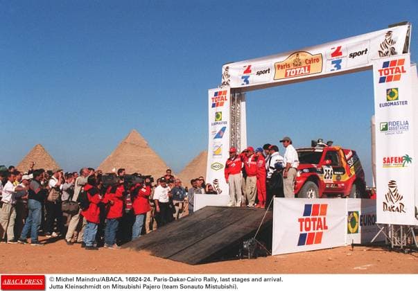 16824 24 Michel Maindru ABACA. 16824-24. Paris-Dakar-Cairo Rally, last stages and arrival. Jutta Kleinschmidt on Mitsubishi Pajero (team Sonauto Mistubishi).  Copyright: xMaindruxPhoto ABACAx 16824_24 MaindruxPhoto ABACAx 16824_24