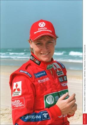 31638 17 Michel Maindru ABACA. 31638-17. Arras-Madrid-Dakar, 13 01 2002. Team Mistubishi. Pictured: Jutta Kleinschmidt.  Copyright: xMaindruxPhoto ABACAx 31638_17 MaindruxPhoto ABACAx 31638_17