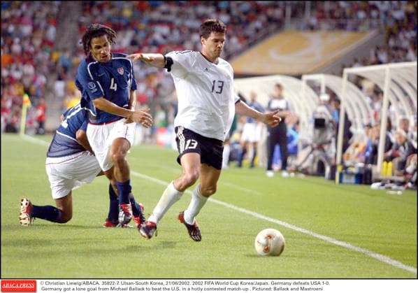 35822 07 Christian Liewig ABACA. 35822-7. Ulsan-South Korea, 21 06 2002. 2002 FIFA World Cup, WM, Weltmeisterschaft, Fussball Korea Japan. Germany defeats USA 1-0. Germany got a lone goal from Michael Ballack to beat the U.S. in a hotly contested match-up . Pictured: Ballack and Mastroeni  Copyright: xHahn-Liewig ABACAx 35822_07 Hahn-Liewig ABACAx 35822_07