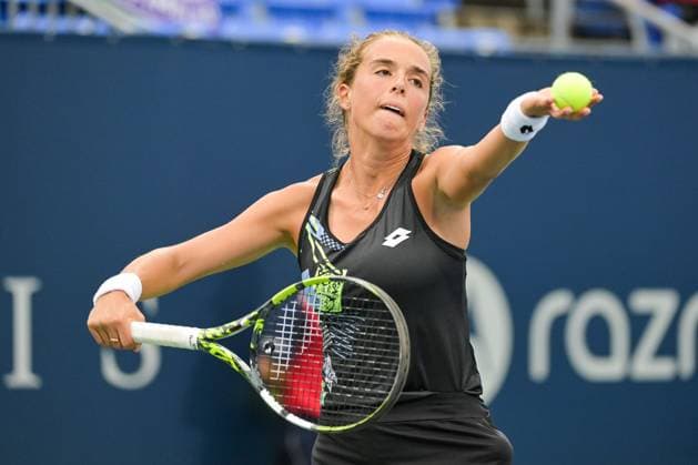MONTREAL, QC - AUGUST 07: Lucia Bronzetti (ITA) serves the ball during a first round match at WTA, Tennis Damen National Bank Open on August 07, 2023 at IGA Stadium in Montreal, QC (Photo by David Kirouac Icon Sportswire) TENNIS: AUG 07 National Bank Open EDITORIAL USE ONLY Icon230807044
