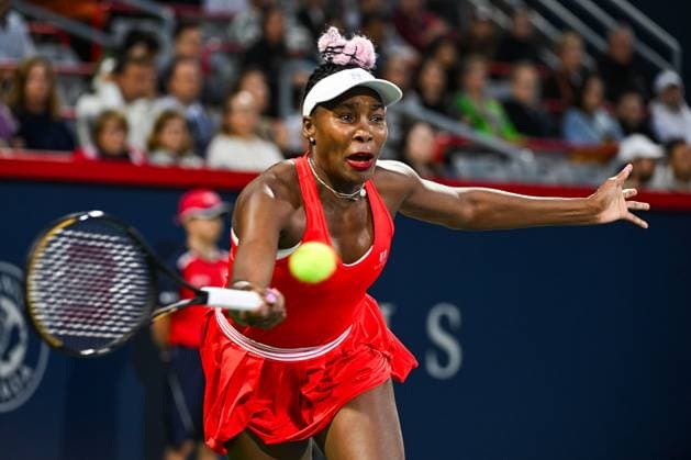 MONTREAL, QC - AUGUST 07: Venus Williams (USA) returns the ball during a first round match at WTA, Tennis Damen National Bank Open on August 07, 2023 at IGA Stadium in Montreal, QC (Photo by David Kirouac Icon Sportswire) TENNIS: AUG 07 National Bank Open EDITORIAL USE ONLY Icon230807060