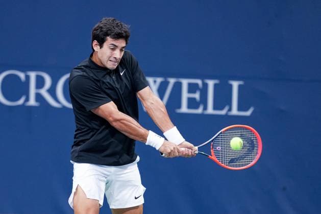 TORONTO, ON - AUGUST 07: Cristian Garin of Chile hits a shot during his first round match of the National Bank Open, part of the Hologic ATP, Tennis Herren Tour, at Sobeys Stadium on August 7, 2023 in Toronto, Canada. (Photo by Julian Avram Icon Sportswire) TENNIS: AUG 07 National Bank Open EDITORIAL USE ONLY Icon2308070032