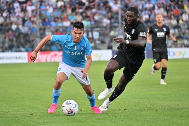 IPP20230806 Football - soccer: Pre-Season Friendly, S.S.C. Napoli - FC Augsburg, Hirving Lozano (Verwendung nur in Deutschland - GERMANY ONLY) *** IPP20230806 Football soccer Pre Season Friendly, S S C Napoli FC Augsburg, Hirving Lozano use only in Germany GERMANY ONLY 