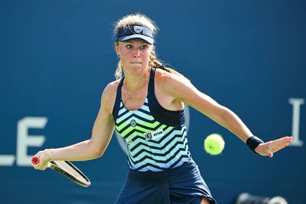 MONTREAL, QC - AUGUST 08: Magdalena Frech (POL) returns the ball during a first round match at WTA, Tennis Damen National Bank Open on August 08, 2023 at IGA Stadium in Montreal, QC (Photo by David Kirouac Icon Sportswire) TENNIS: AUG 08 National Bank Open EDITORIAL USE ONLY Icon230808070