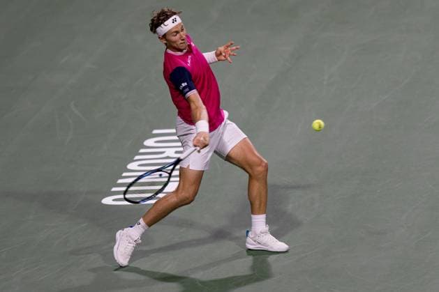 TORONTO, ON - AUGUST 08: Casper Ruud of Norway hits a shot during his second round match of the National Bank Open, part of the Hologic ATP, Tennis Herren Tour, at Sobeys Stadium on August 8, 2023 in Toronto, Canada. (Photo by Julian Avram Icon Sportswire) TENNIS: AUG 08 National Bank Open EDITORIAL USE ONLY Icon2308084421