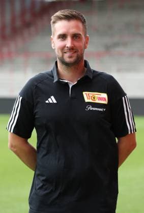 Dr. Marvin Minkus Mannschaftsarzt; 1.FC Union Berlin FCU 1.BL Bundesliga Porträttermin Saison 2023 2024 Kader, Porträt, Vorstellung, Präsentation, Pressetermin, GER 09.08.23