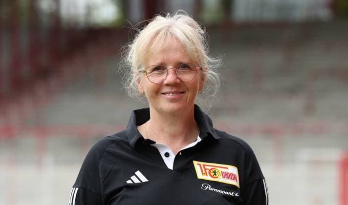 Susanne Kopplin Mannschaftsleiterin; 1.FC Union Berlin FCU 1.BL Bundesliga Porträttermin Saison 2023 2024 Kader, Porträt, Vorstellung, Präsentation, Pressetermin, GER 09.08.23