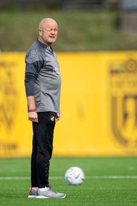 230809 Per-Mathias Hogmo, head coach during a training session with Häcken on August 9, 2023 in Vilnius. Photo: Emma Wallskog BILDBYRAN COP 320 EW0234 fotboll football soccer fotball uefa europa league träning practice training häcken bbeng Copyright: EMMAxWALLSKOG BB230809EW024
