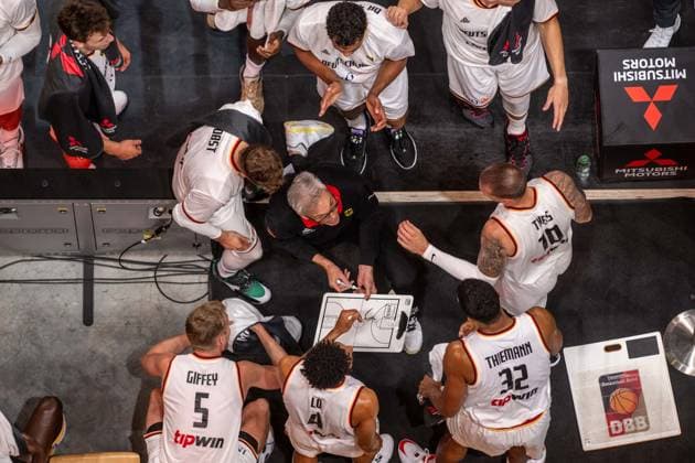 Sport Bilder des Tages Basketball Berlin 09.08.2023 DBB Nationalmannschaft der Männer Länderspiel Testspiel Deutschland (GER) - Kanada (CAN) Gordon Herbert (Deutschland, Bundestrainer)