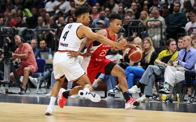 Maodo Lo (GER), Trae Bell Haynes Zweikampf Spielszene Aktion Basketball DBB Nationalmannschaft Herren Länderspiel Saison 2023 2024 09.08.2023 Deutschland GER vs Kanada CAN