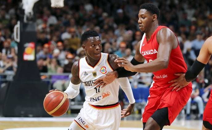 Dennis Schröder (GER), R.J. Barrett Zweikampf Spielszene Aktion Basketball DBB Nationalmannschaft Herren Länderspiel Saison 2023 2024 09.08.2023 Deutschland GER vs Kanada CAN
