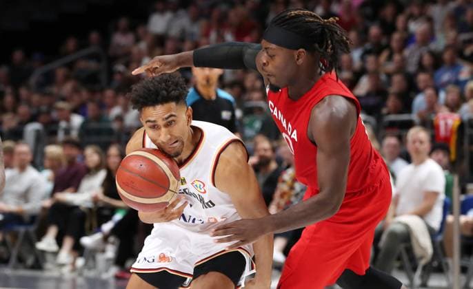 Maodo Lo (GER), Luguentz Dort Zweikampf Spielszene Aktion Basketball DBB Nationalmannschaft Herren Länderspiel Saison 2023 2024 09.08.2023 Deutschland GER vs Kanada CAN