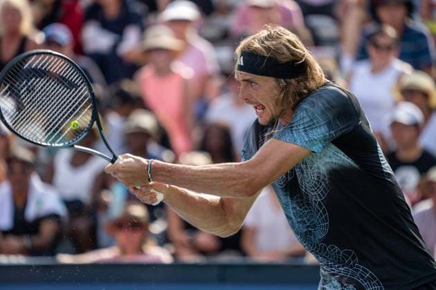 German tennis player Alexander Zverev returns the ball against Spanish Alejandro Davidovich Fokina during the Canadian Open, in Toronto, Canada, 9 August 2023. EFE Julio Cesar Rivas Canadian Open of Tenis !ACHTUNG: NUR REDAKTIONELLE NUTZUNG!  Copyright: xJulioxCésarxRivasx(es-ES)x AME9330 20230810-55011685076_1