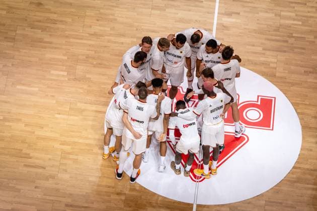 Basketball Berlin 09.08.2023 DBB Nationalmannschaft der Männer Länderspiel Testspiel Deutschland (GER) - Kanada (CAN) Team Deutschland Huddle