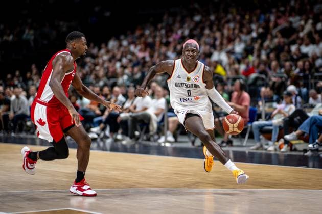 Basketball Berlin 09.08.2023 DBB Nationalmannschaft der Männer Länderspiel Testspiel Deutschland (GER) - Kanada (CAN) Isaac Bonga (Deutschland, No.00) Frisur Hairstyle