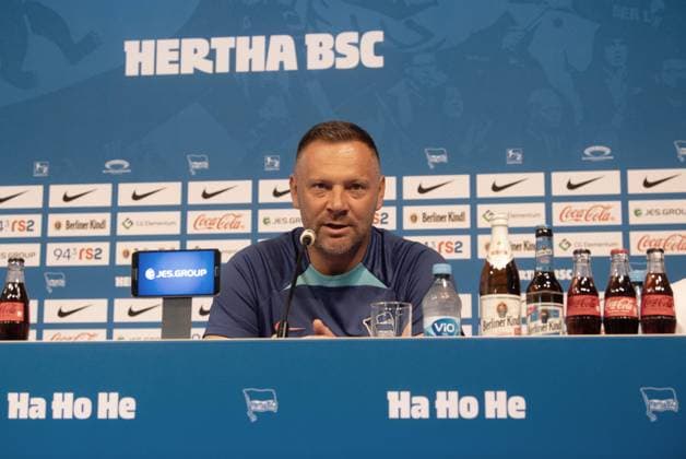 Sport Bilder des Tages Fussball, Herren, Saison 2023 2024, DFB-Pokal, Hertha BSC, Pressekonferenz, Trainer Pal Dardai (Hertha BSC), 10.08. 2023, Copyright: xSebastianxRäppold MatthiasxKochx