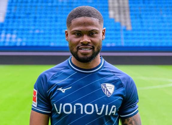 Moritz-Broni Kwarteng; VfL Bochum; 1.BL, Porträttermin 2023 2024 Bochum Vonovia Ruhrstadion Nordrhein-Westfalen Deutschland