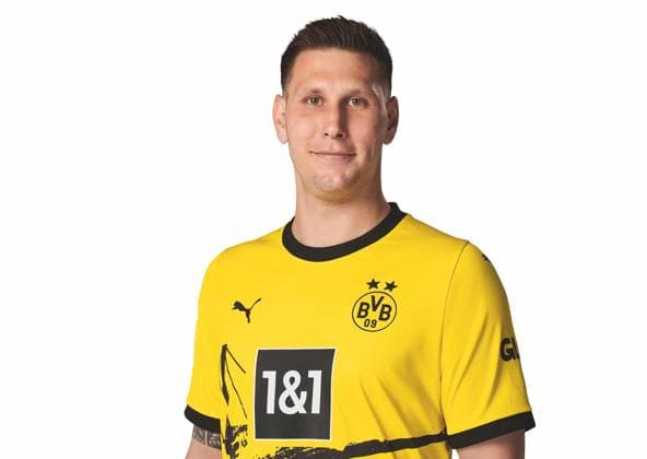 Niklas Suele; Borussia Dortmund; 1.BL, Porträttermin 2023 2024 Foto: BVB Alexandre Simoes via TEAM2sportphoto Offizieller Portraetfoto Termin Borussia Dortmund 2023 Team2