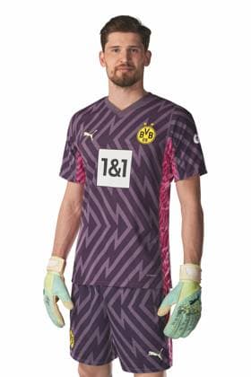 Gregor Kobel; Borussia Dortmund; 1.BL, Porträttermin 2023 2024 Foto: BVB Alexandre Simoes via TEAM2sportphoto Offizieller Portraetfoto Termin Borussia Dortmund 2023 Team2