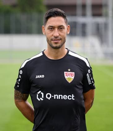 FUSSBALL 1. BUNDESLIGA SAISON 2023 2024 09.08.2023 Fototermin beim VfB Stuttgart auf dem Trainingsgelaende: Co - Trainer David Krecidlo