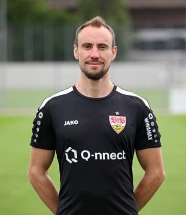 FUSSBALL 1. BUNDESLIGA SAISON 2023 2024 09.08.2023 Fototermin beim VfB Stuttgart auf dem Trainingsgelaende: Athletiktrainer Matthias Schiffers