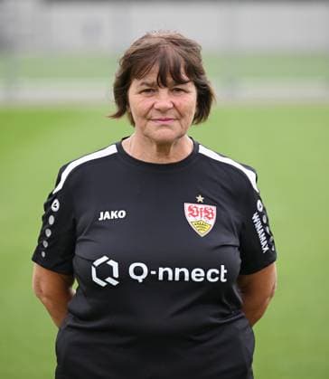 FUSSBALL 1. BUNDESLIGA SAISON 2023 2024 09.08.2023 Fototermin beim VfB Stuttgart auf dem Trainingsgelaende: Zeugwartin Gordana Markovic-Masala