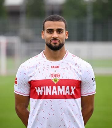 FUSSBALL 1. BUNDESLIGA SAISON 2023 2024 09.08.2023 Fototermin beim VfB Stuttgart auf dem Trainingsgelaende: Josha Vagnoman