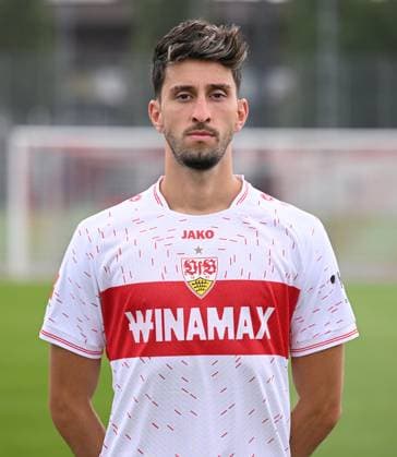 FUSSBALL 1. BUNDESLIGA SAISON 2023 2024 09.08.2023 Fototermin beim VfB Stuttgart auf dem Trainingsgelaende: Atakan Karazor