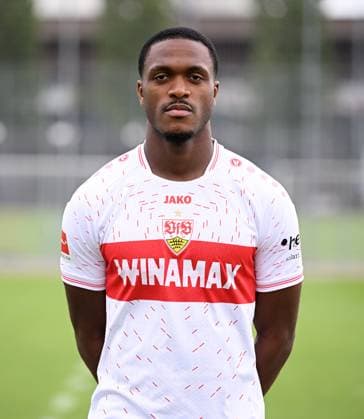 FUSSBALL 1. BUNDESLIGA SAISON 2023 2024 09.08.2023 Fototermin beim VfB Stuttgart auf dem Trainingsgelaende: Dan-Axel Zagadou