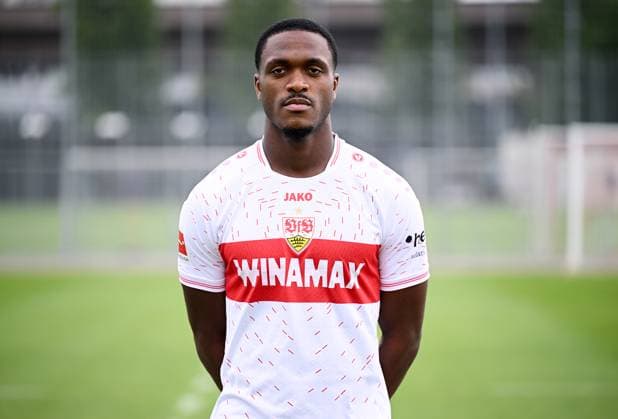 FUSSBALL 1. BUNDESLIGA SAISON 2023 2024 09.08.2023 Fototermin beim VfB Stuttgart auf dem Trainingsgelaende: Dan-Axel Zagadou