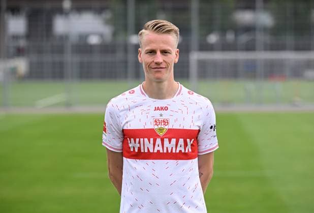 FUSSBALL 1. BUNDESLIGA SAISON 2023 2024 09.08.2023 Fototermin beim VfB Stuttgart auf dem Trainingsgelaende: Chris Fuehrich