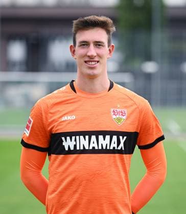 FUSSBALL 1. BUNDESLIGA SAISON 2023 2024 09.08.2023 Fototermin beim VfB Stuttgart auf dem Trainingsgelaende: Torwart Florian Schock