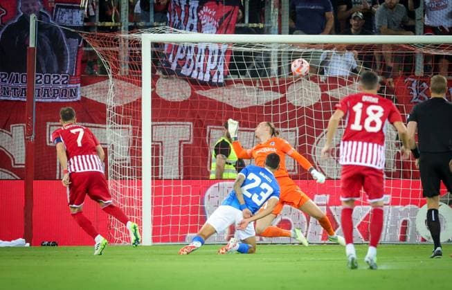 Olympiacos Kostas Fortounis scoring the 1-0 goal during a soccer game between Greek Olympiacos F.C. and Belgian KRC Genk, Thursday 10 August 2023 in Piraeus, Greece, the first leg of the third qualifying round for the UEFA Europa League competition. VIRGINIExLEFOUR  x71871403x
