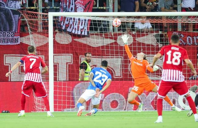Sport Bilder des Tages Olympiacos Kostas Fortounis scoring the 1-0 goal during a soccer game between Greek Olympiacos F.C. and Belgian KRC Genk, Thursday 10 August 2023 in Piraeus, Greece, the first leg of the third qualifying round for the UEFA Europa League competition. VIRGINIExLEFOUR  x71871414x