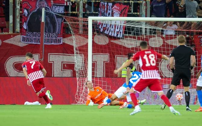 Olympiacos Kostas Fortounis scoring the 1-0 goal during a soccer game between Greek Olympiacos F.C. and Belgian KRC Genk, Thursday 10 August 2023 in Piraeus, Greece, the first leg of the third qualifying round for the UEFA Europa League competition. VIRGINIExLEFOUR  x71871443x