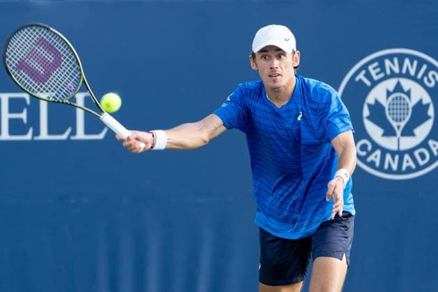 TORONTO, ON - AUGUST 10: Alex de Minaur of Australia hits a shot during his third round match of the National Bank Open, part of the Hologic ATP, Tennis Herren Tour, at Sobeys Stadium on August 10, 2023 in Toronto, Canada. (Photo by Julian Avram Icon Sportswire) TENNIS: AUG 10 National Bank Open EDITORIAL USE ONLY Icon2308101389