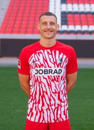 Maximilian Eggestein (SC Freiburg, 8); 1. Bundesliga, SC Freiburg, Portraettermin 2023 2024, 10.08.2023, (DFL REGULATIONS PROHIBIT ANY USE OF PHOTOGRAPHS AS IMAGE SEQUENCES AND OR QUASI-VIDEO) GER, Fussball, Herren, 1. Bundesliga, Spielzeit 2023 2024, SC Freiburg, Portraettermin 2023 2024, 10.08.2023, Freiburg im Breisgau Copyright: xEibner-Pressefoto SilasxSchuellex EP_EER