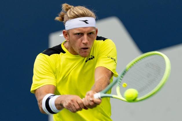 TORONTO, ON - AUGUST 11: Alejandro Davidovich Fokina of Spain hits a shot during his quarter-final match of the National Bank Open, part of the Hologic ATP, Tennis Herren Tour, at Sobeys Stadium on August 11, 2023 in Toronto, Canada. (Photo by Julian Avram Icon Sportswire) TENNIS: AUG 11 National Bank Open EDITORIAL USE ONLY Icon2308110067