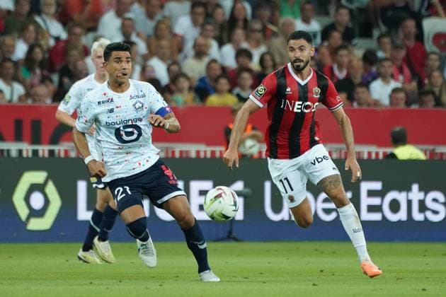 Benjamin Andre (Lille) - Morgan Sanson (OGC Nice) FOOTBALL : OGC Nice vs Lille - Ligue 1 Uber Eats - Nice - 11 08 2023 NorbertScanella Panoramic 