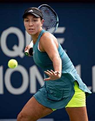 (230812) -- MONTREAL, Aug. 12, 2023 -- Jessica Pegula hits a return during the women s singles quarterfinal match between Jessica Pegula of the United States and Coco Gauff of the United States at the National Bank Open tennis tournament in Montreal, Canada, on Aug. 11, 2023. (Photo by Xinhua) (SP)CANADA-MONTREAL-TENNIS-NATIONAL BANK OPEN-WOMEN S SINGLES AndrewxSoong 