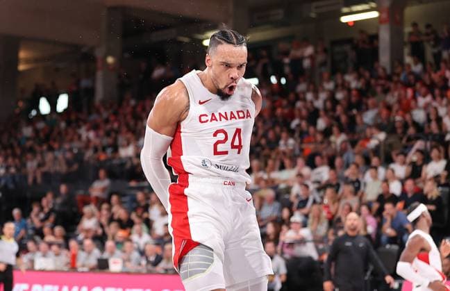 Dunking Dillon Brooks (CAN) Basketball, Herren, Supercup, DBB, Edel-Optics Arena, Canada gegen Neuseeland