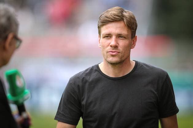 12.08.2023, Köln, Fußball, DFB-Pokal, 2023 2024, 1. Runde, Sportpark Höhenberg, FC Viktoria Köln Werder Bremen: Clemens Fritz (Werder Bremen) im Interview vor dem Spiel. DFB regulations prohibit any use of photographs as image sequences and or quasi-video. Nordrhein-Westfalen Deutschland
