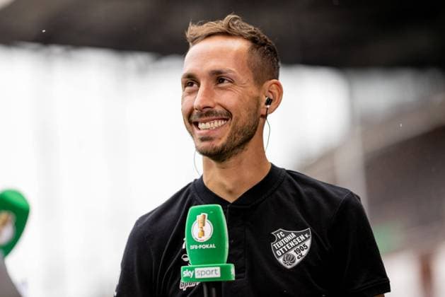 Hamburg, 12. August 2023 - Fußball, DFB-Pokal 2023 24, FC Teutonia 05 Ottensen - Bayer 04 Leverkusen: Dominik Glawogger (FC Teutonia 05 Ottensen, Trainer) DFL REGULATIONS PROHIBIT ANY USE OF PHOTOGRAPHS AS IMAGE SEQUENCES AND OR QUASI-VIDEO.