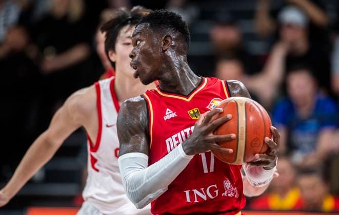 12.8.2023, GER, Basketball, Herren, Supercup, DBB, Halbfinale, Deutschland - China Dennis Schröder (Deutschland) mit Ball. Hamburg Edel Optics Arena Hamburg Deutschland